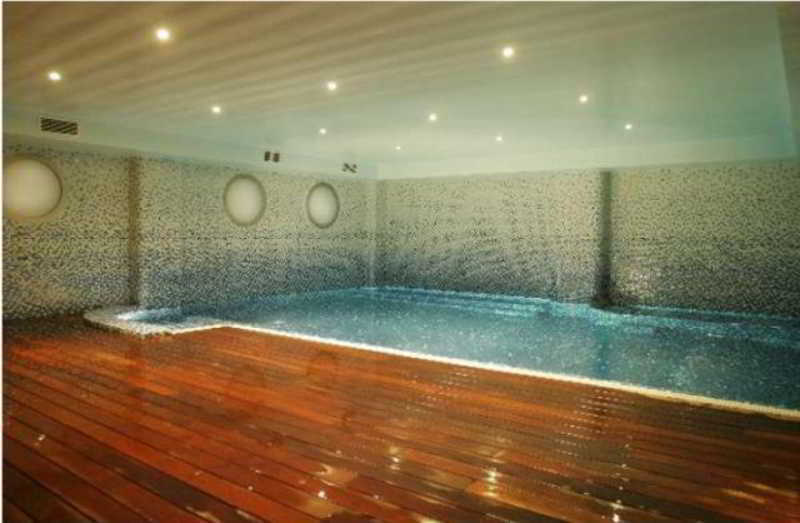 Hipocampos Otel Calp Dış mekan fotoğraf