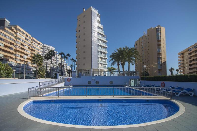 Hipocampos Otel Calp Dış mekan fotoğraf
