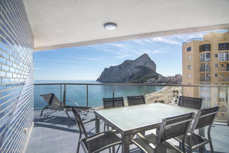 Hipocampos Otel Calp Dış mekan fotoğraf